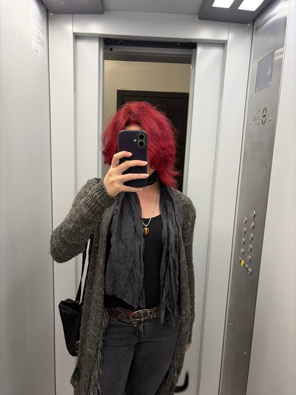 Elevator selfie and portraits in Chelyabinsk, August evening