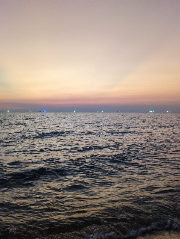 Dawn coastal scenes documented across Phú Quốc beaches