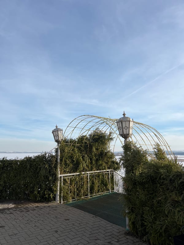 Winter tourism documented at historic Sviyazhsk monastery complex