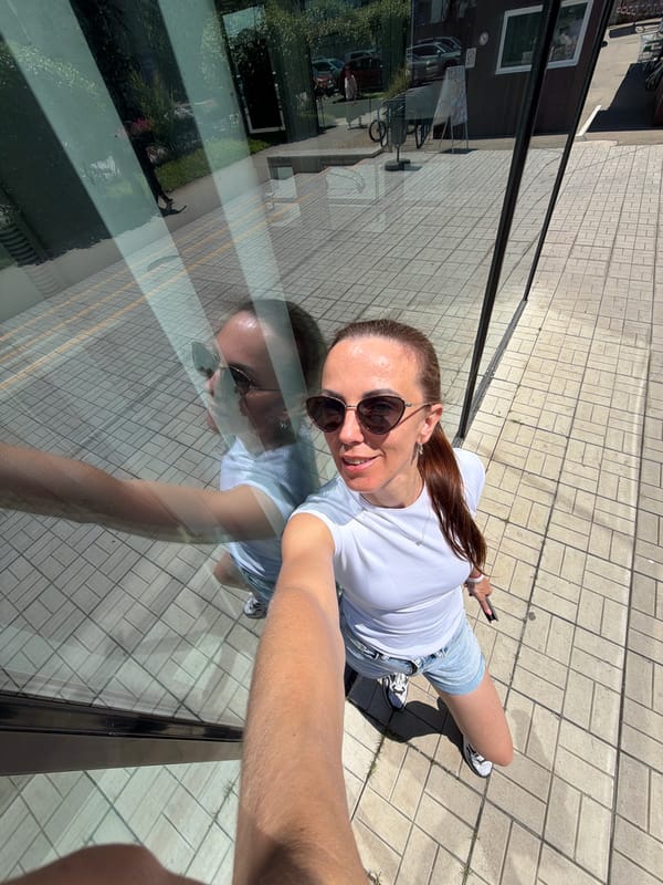 Daisy field selfies and flower photos in sunny Birobidzhan
