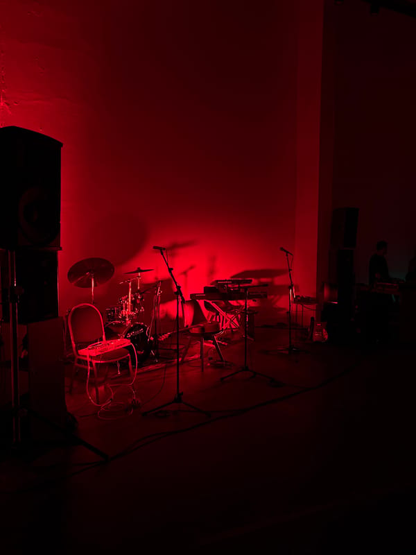 Early morning musical gathering draws 20 in Buenos Aires venue