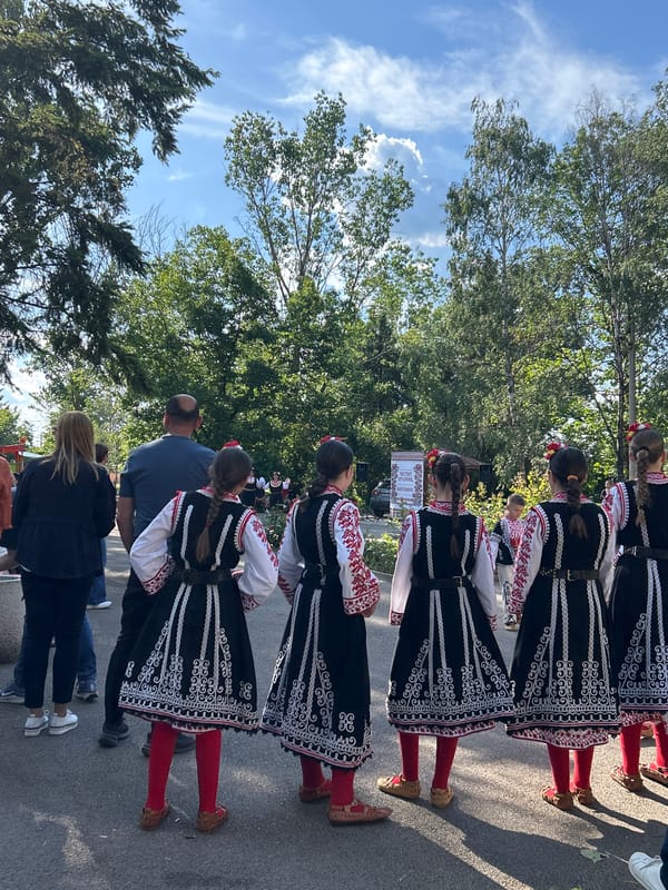 Traditional Bulgarian folk dance performance draws crowds in Mirovyane