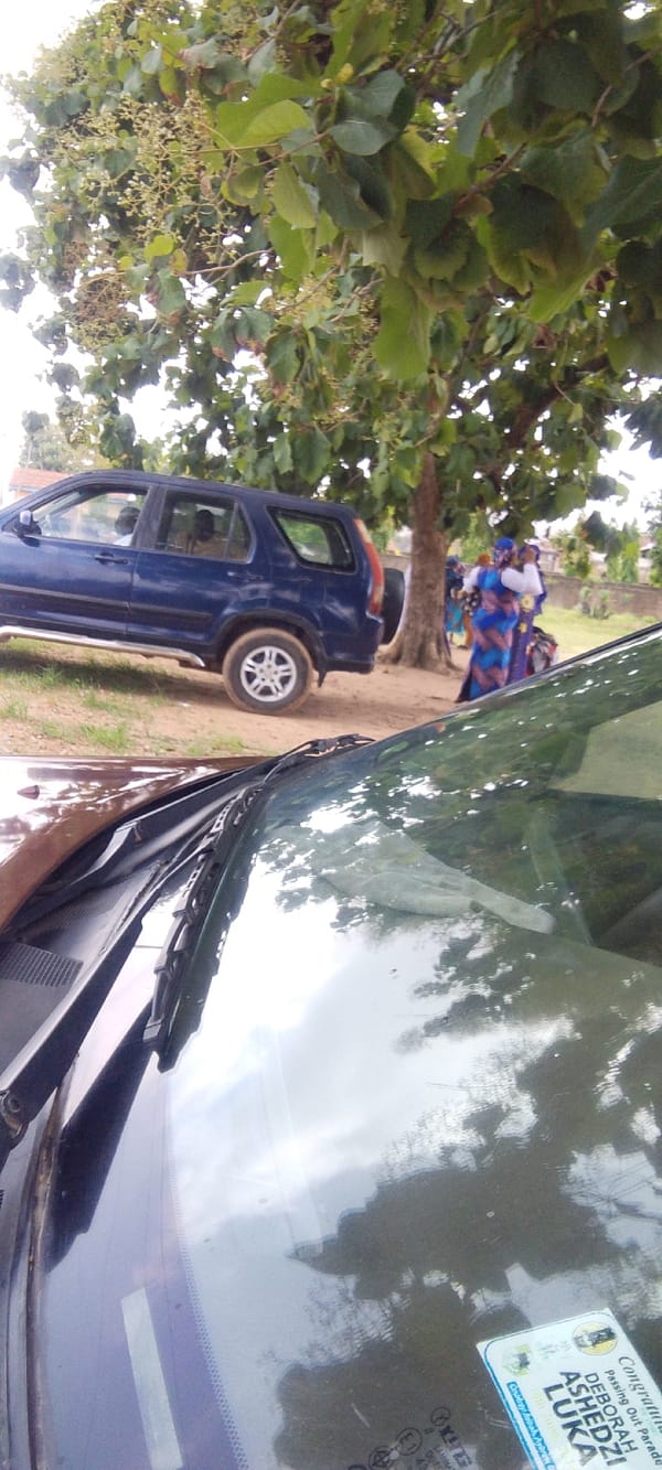 Street-level scenes from a busy morning in Madalla and Suleja