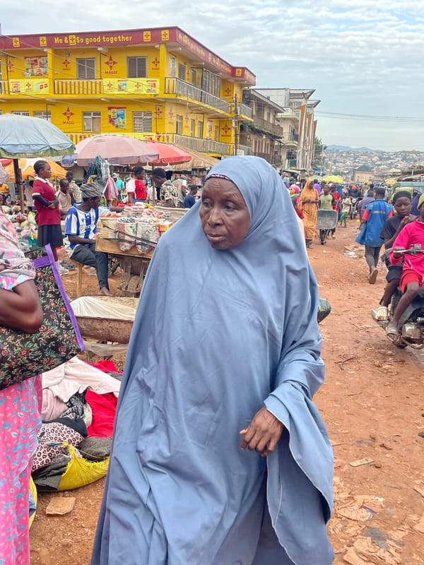 Jos market in full swing on a busy weekday afternoon