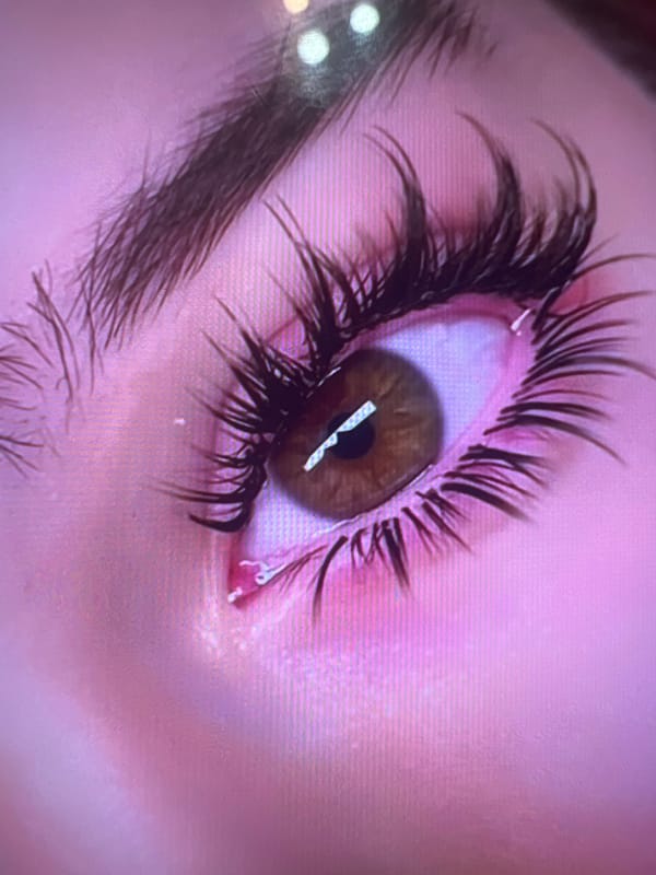 Nail art and beauty close-ups from a Moscow afternoon