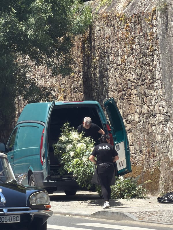 Daily life scenes captured across Santiago de Compostela
