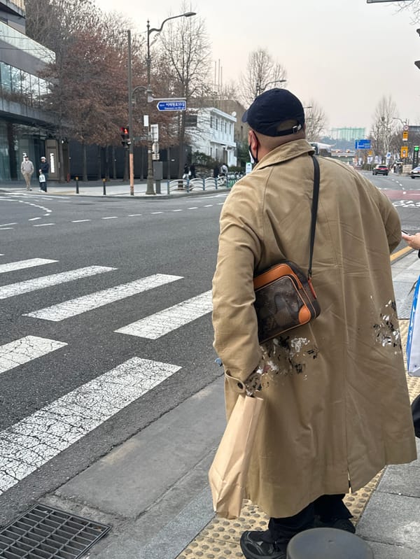 Morning pedestrian activity recorded in Seoul shopping districts