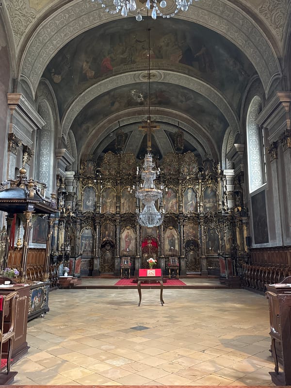 Tourist documents church and street art in Novi Sad