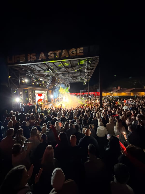 Outdoor concert draws large crowd in Beldibi, Turkey