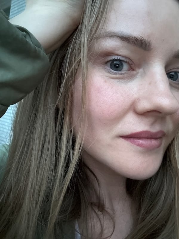 Woman documented during late night bathroom routine in Chaikovsky