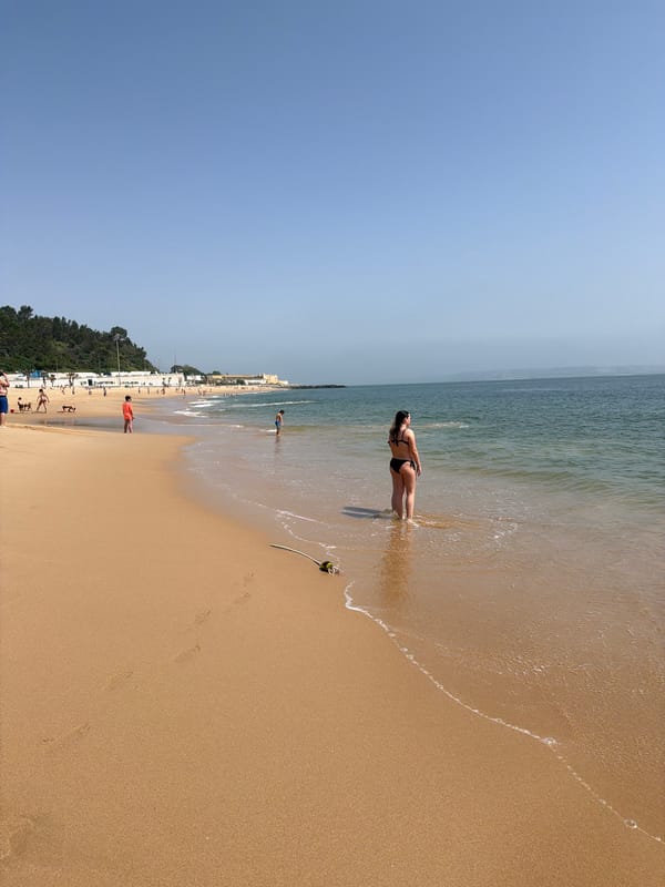 Green Jeep spotted at Prio station in Oeiras
