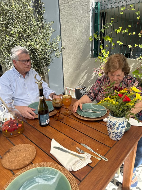 Woman documents daily routine from selfies to outdoor dinner in Porto