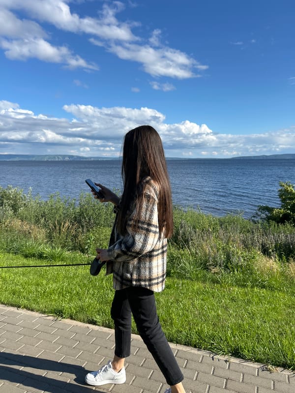 Afternoon walk along Tolyatti's waterfront path