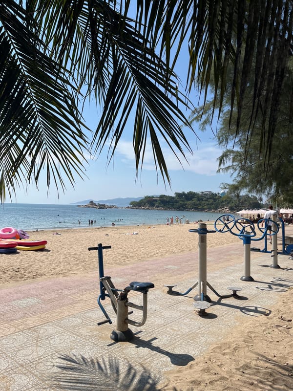 Morning life captured across Nha Trang's beaches and streets