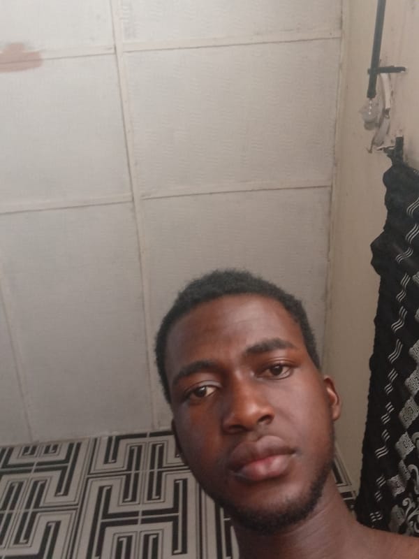 Portrait session and casual meal documented in Lokoja