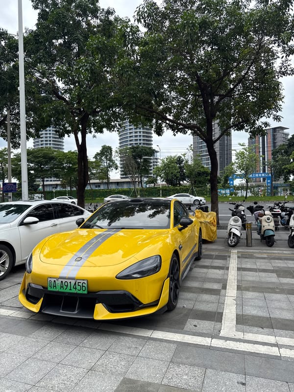 Morning street life documented in Tianhe District, China