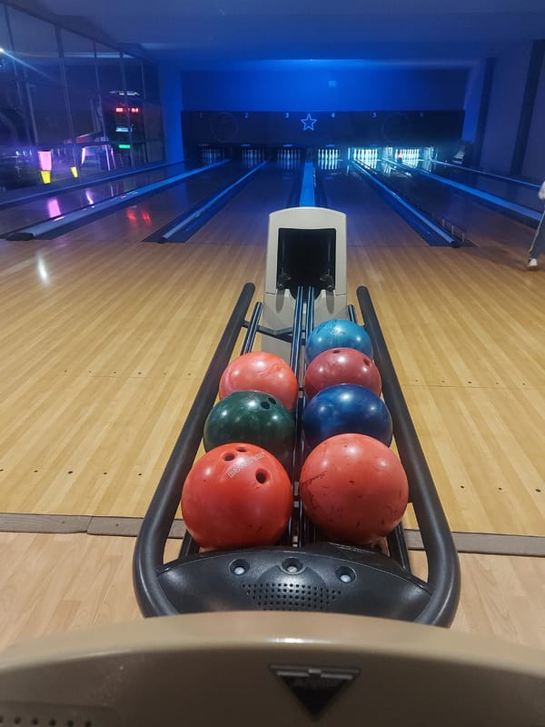 Bowling alley scene captured in Figueira da Foz, Portugal