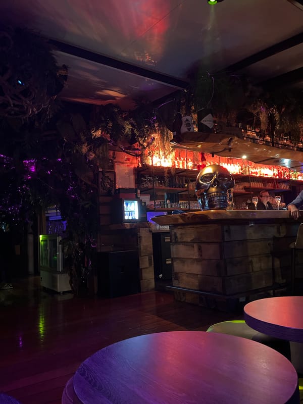 Diners enjoy evening meal at Cavalaire-sur-Mer restaurant