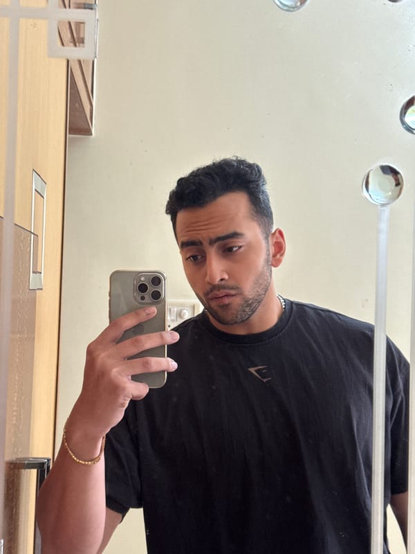 Man takes multiple bathroom selfies in Kolkata residence