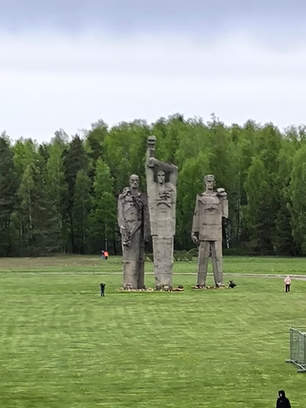 Visitor documents Holocaust memorial sculptures in Latvia