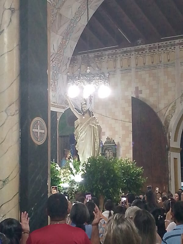 Large crowd attends religious service in Tinaquillo church