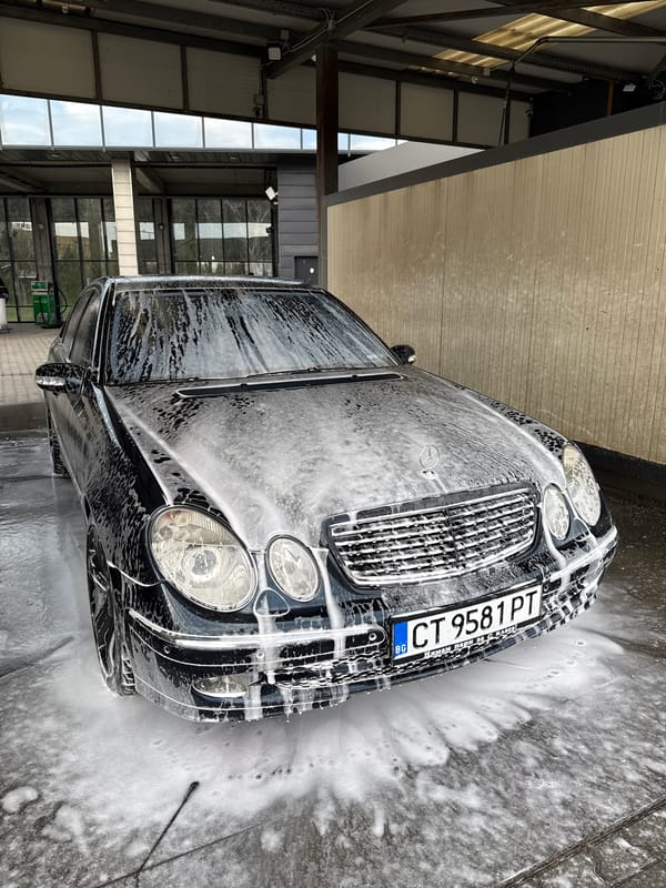 Mercedes E320 gets washed at Stara Zagora car wash