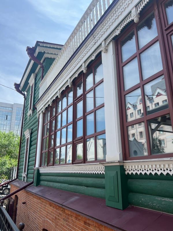 Historic wood architecture and rustic café vibes in Khabarovsk
