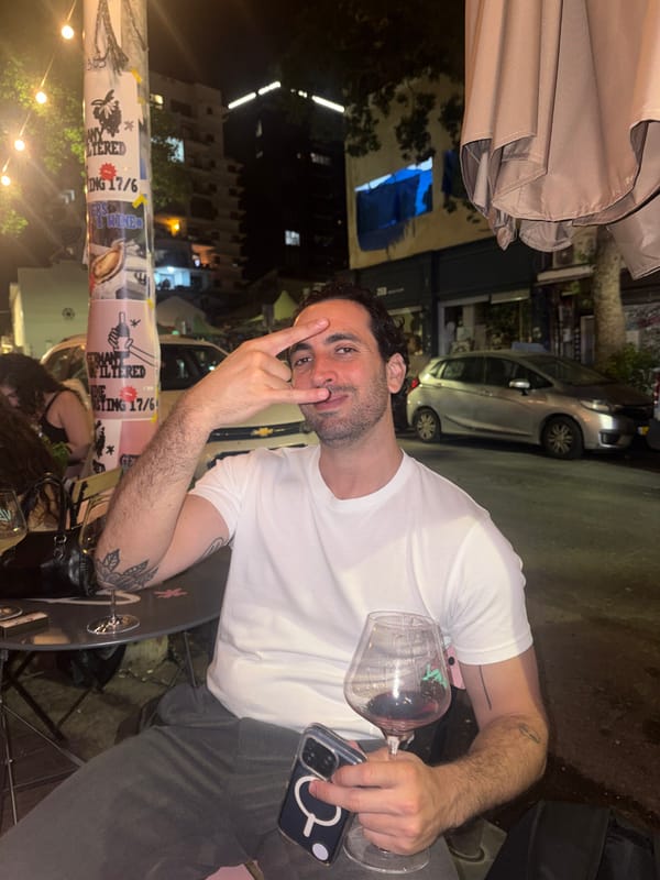 Late evening drinks at an outdoor Tel Aviv restaurant