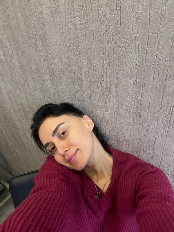 Woman documents morning routine in Tbilisi with selfies