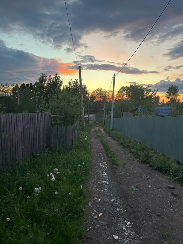 Rural sunset drive documented in Chaikovsky, Russia