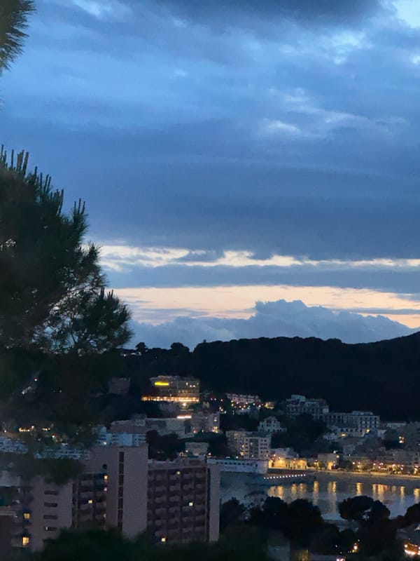 Evening stroll documented through Sant Feliu de Guíxols coastline