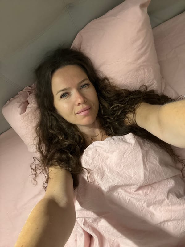Relaxed bedroom selfie in Moscow