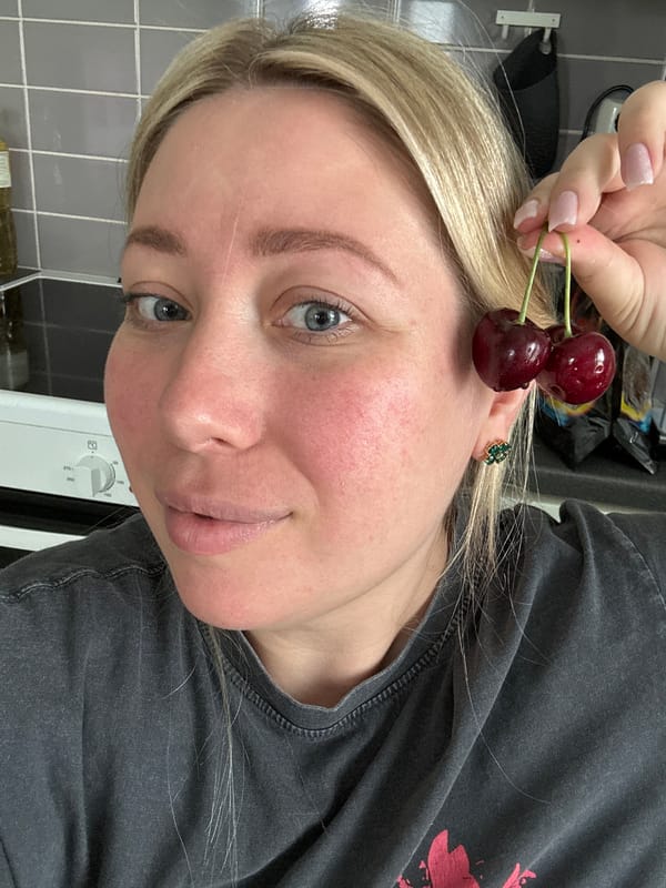 Morning snapshots: cherries, pastry, coffee and delivery robots documented