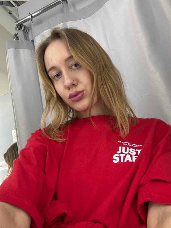 Woman takes fitting room selfies while shopping in Rostov-on-Don