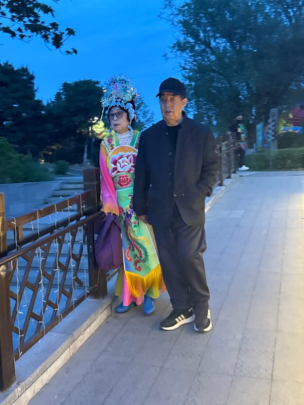 Evening community dancing and cultural activities draw crowds in Jinzhou