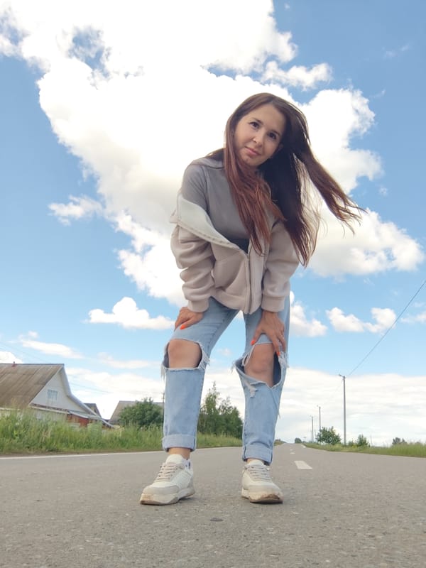 Woman conducts extended photo session in Russian village Фоки