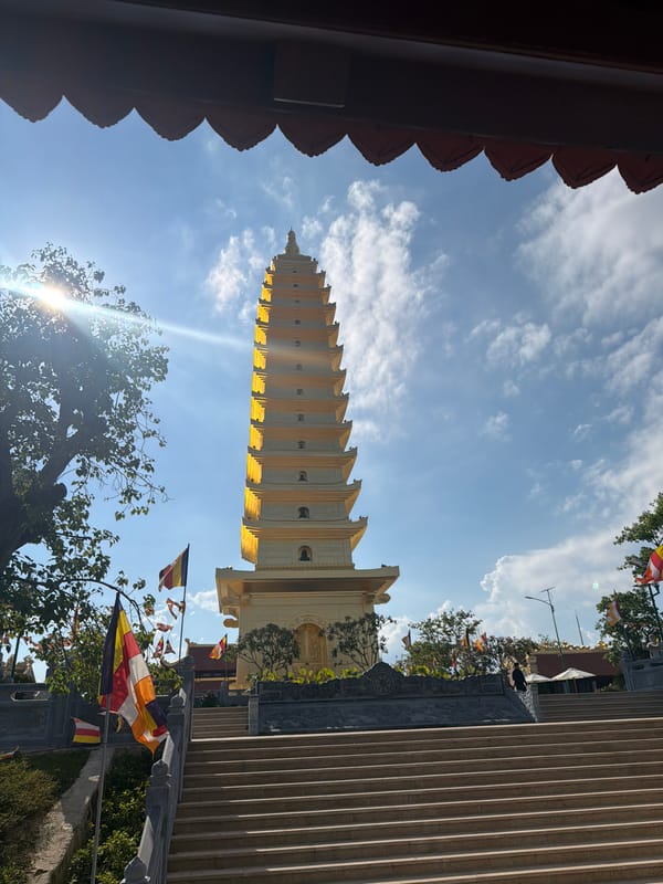 Tourist documents morning visit to Long Son Pagoda, Nha Trang