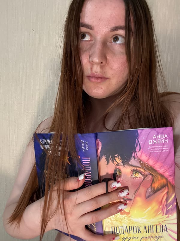 Woman photographed in indoor portrait session in Izhevsk