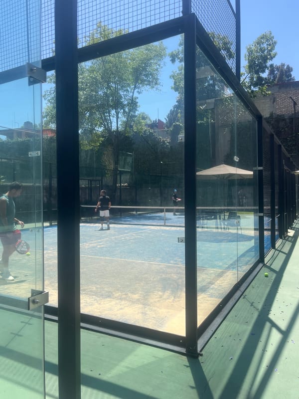 Paddle tennis matches documented across Mexico City metro area