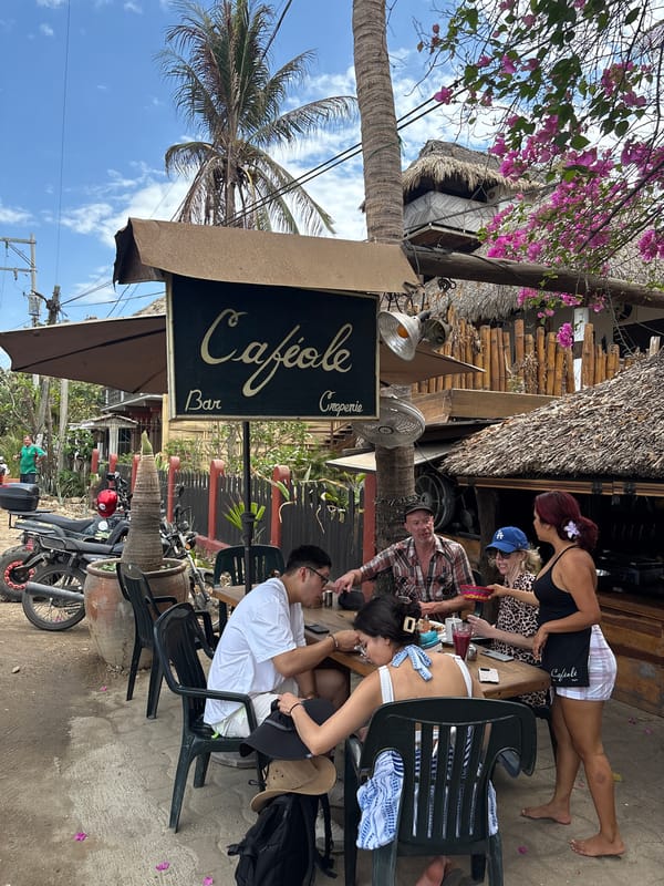 Social dining scenes captured across Puerto Escondido restaurants