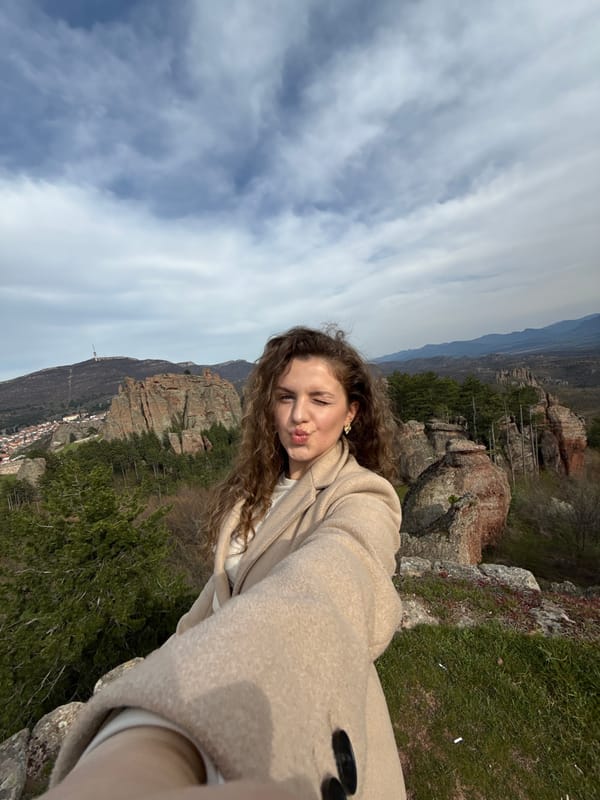 Tourist documents visit to Bulgaria's Belogradchik Rocks formation