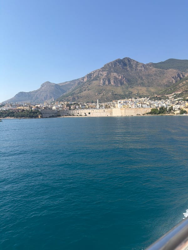 Clear morning views over the Sicilian coast at Castellammare del Golfo
