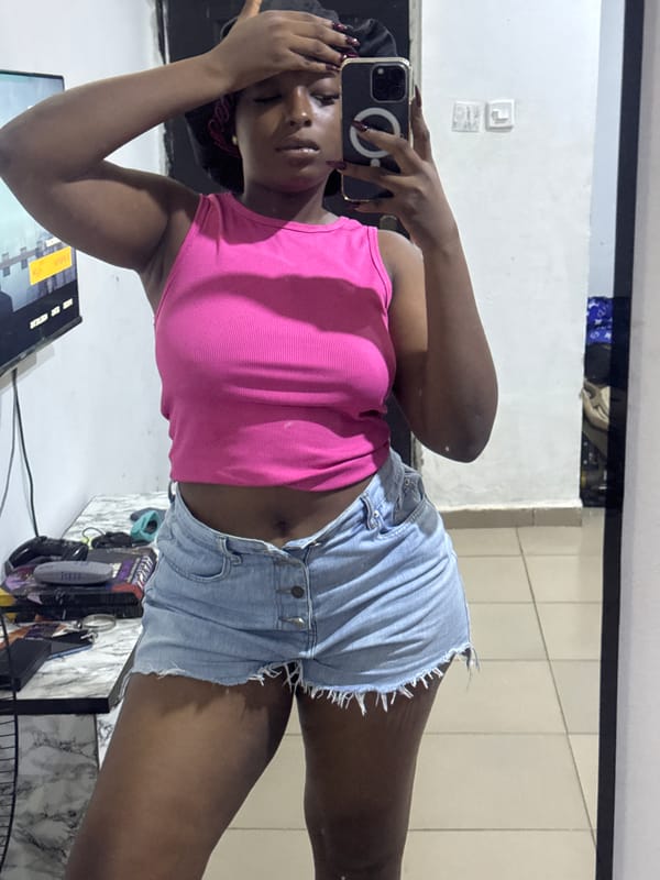 Mirror selfies and phone usage documented in Lafia, Nigeria