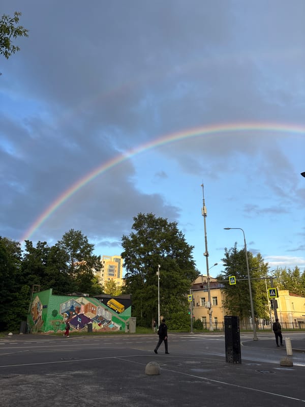 Double rainbow appears over Moscow during Stervell concert performance