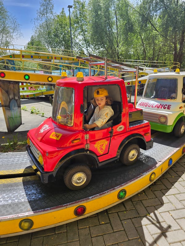 Family enjoys morning outing at Khimki amusement area