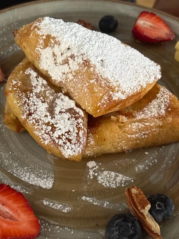 Afternoon cafe visit documented at Lima bakery Panetteria Mozart