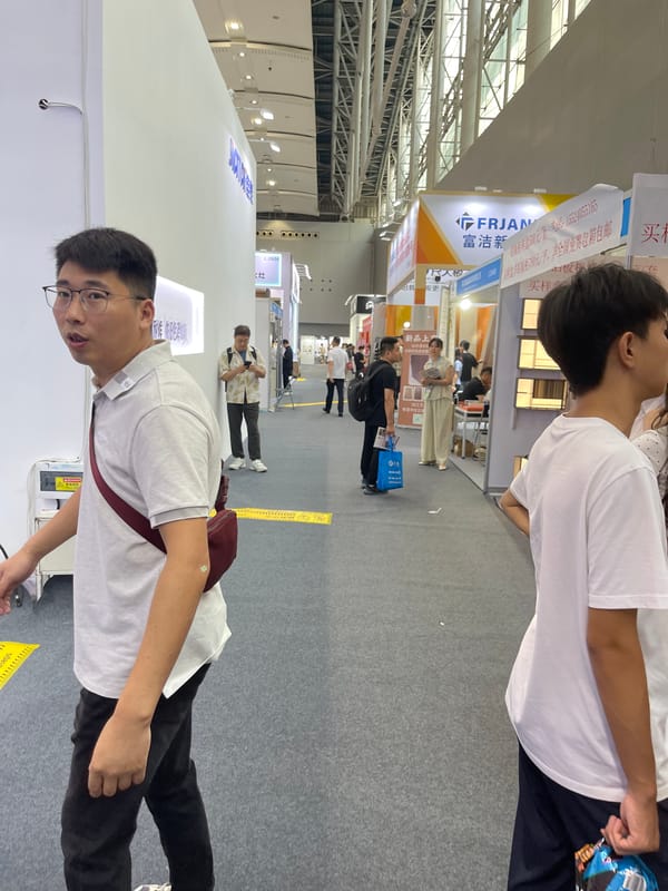 Canton Fair Complex buzzes with home and building materials exhibitors
