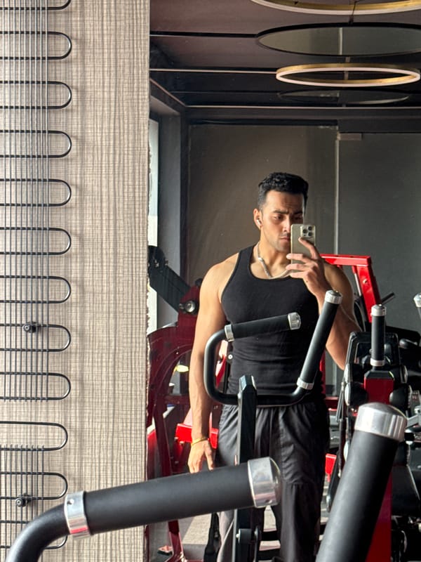 Early morning gym session captured in Kolkata