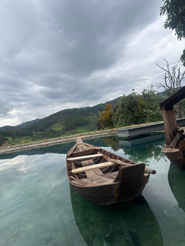 Tourist visits floating coffee town resort in Vietnam