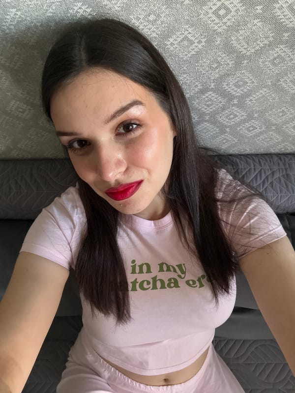 Casual selfie session in Bataysk, matcha tee and red lips